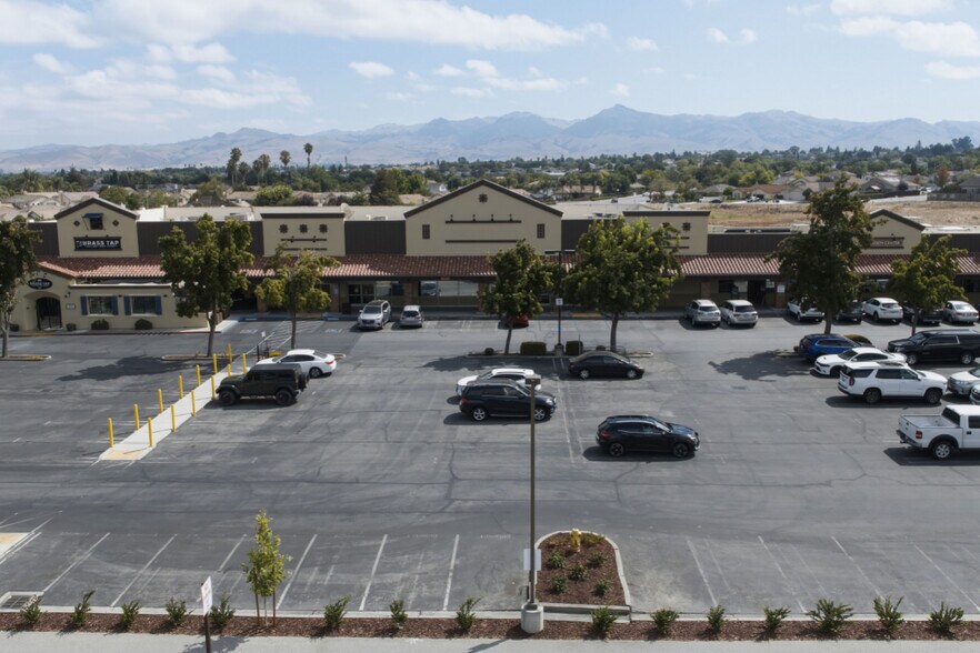 More Photos Of 1701 Airline Hwy, Hollister Freestanding For Lease