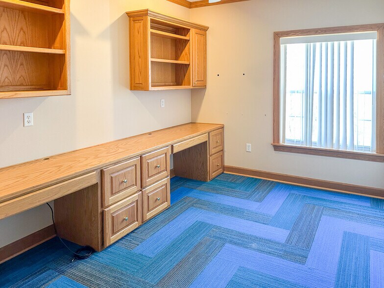 More Photos Of 13310 Kanis Rd, Little Rock Office Residential For Sale