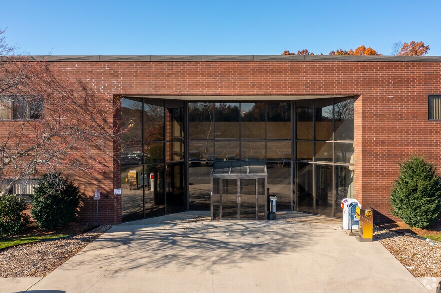 More Photos Of 153 andover St, Danvers Light Distribution For Sale