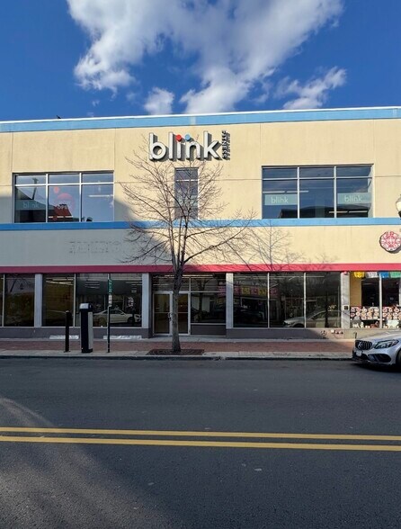 Primary Photo Of 134 Smith St, Perth Amboy General Retail For Lease