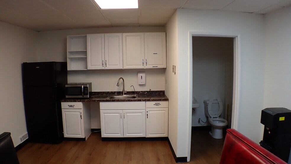 More Photos Of 519 S Flower St, Burbank Warehouse For Sale