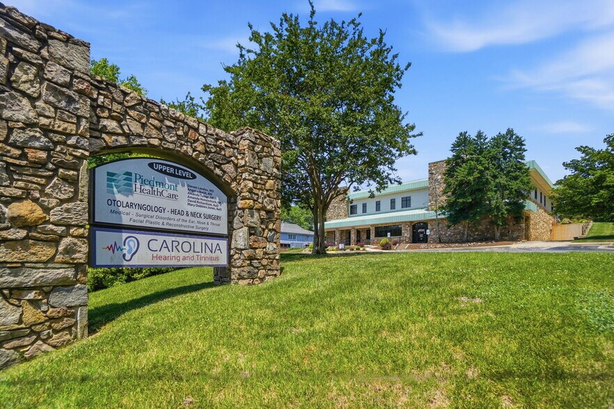 More Photos Of 701-707 Bryant St, Statesville Medical For Sale