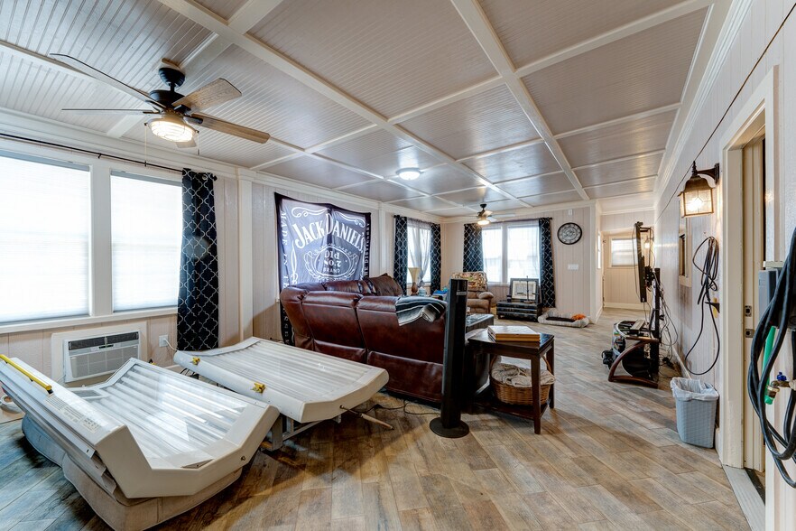 More Photos Of 4388 County Road 197, Alvin Specialty For Sale