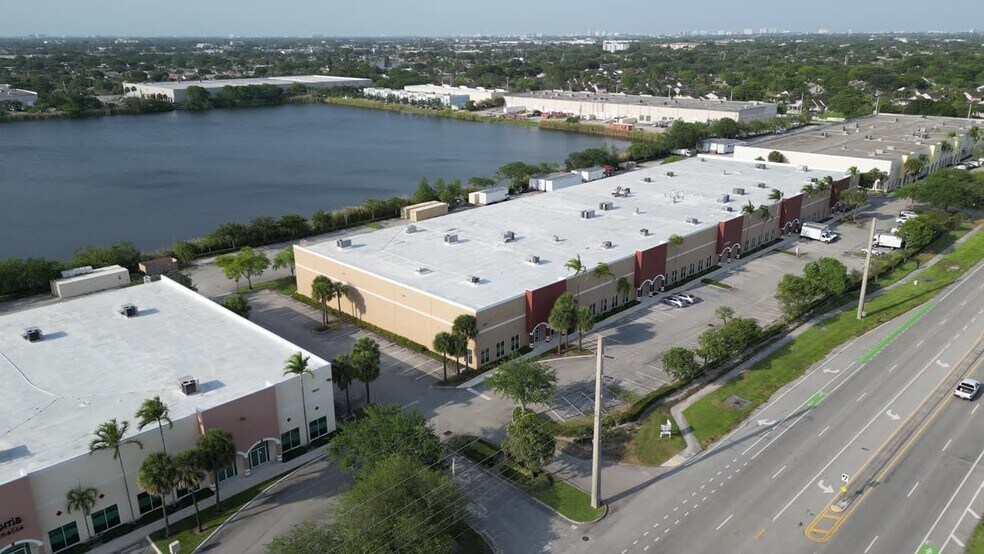 More Photos Of 1501 Green Rd, Deerfield Beach Warehouse For Lease
