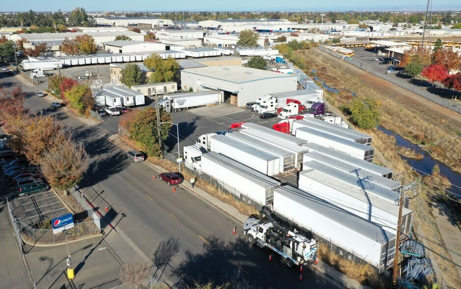 More Photos Of 7563 Reese Rd, Sacramento Warehouse For Lease