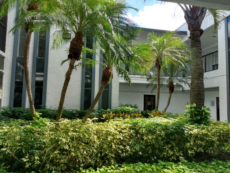 More Photos Of 2828 S Seacrest Blvd, Boynton Beach Medical For Lease