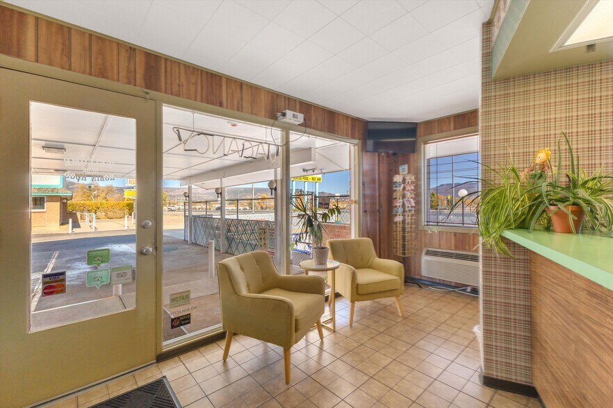 More Photos Of 1354 S 2nd St, Raton Hotel For Sale