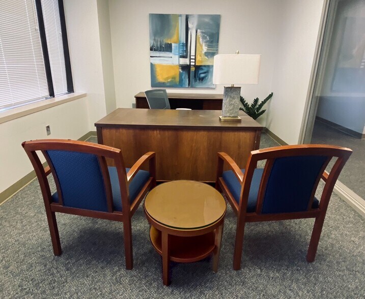 More Photos Of 300 Olive St, Texarkana Office For Lease