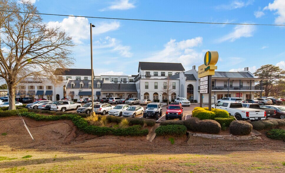 More Photos Of 1855 Lakeland Dr, Jackson Apartments For Lease