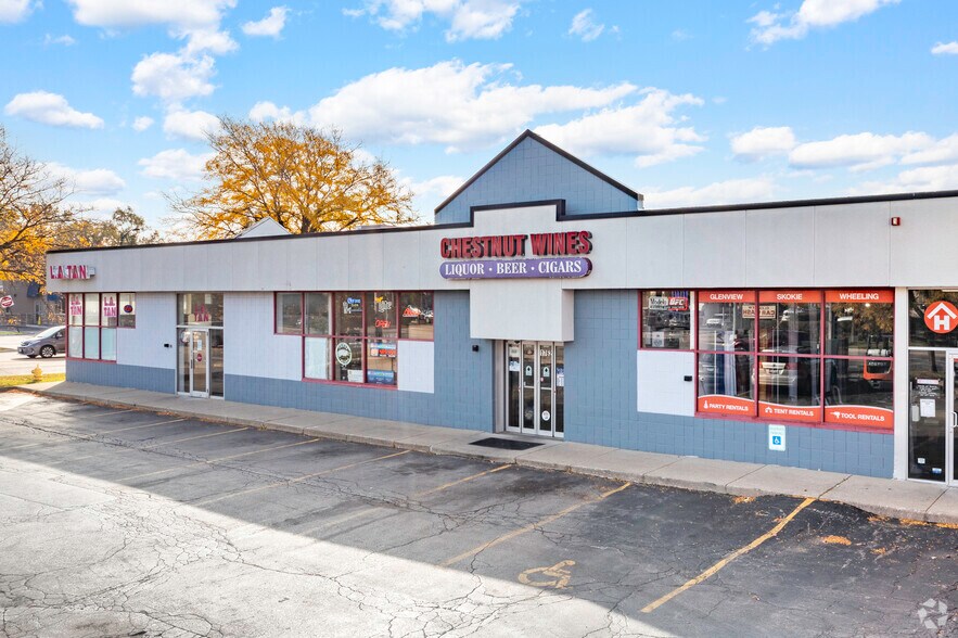 More Photos Of 1766 Waukegan Rd, Glenview Unknown For Lease