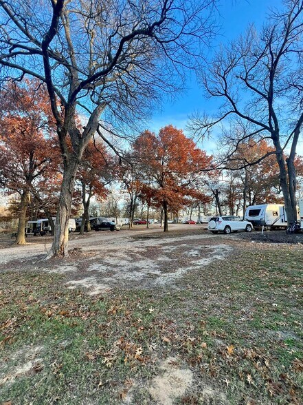 More Photos Of 6869 State 121 hwy, Bonham Specialty For Sale