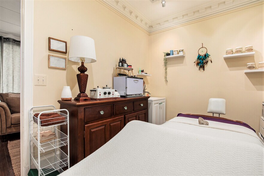 More Photos Of 149 W Saint Clair St, Romeo Medical For Sale