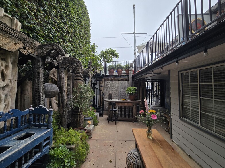 More Photos Of 1966-1970 S Coast Hwy, Laguna Beach Storefront For Lease