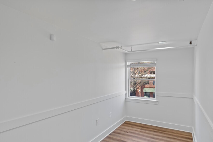 More Photos Of 100-122 E Broad St, Falls Church Office For Sale