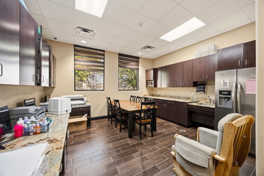 More Photos Of 1507 W Hebron Pky, Carrollton Schools For Sale