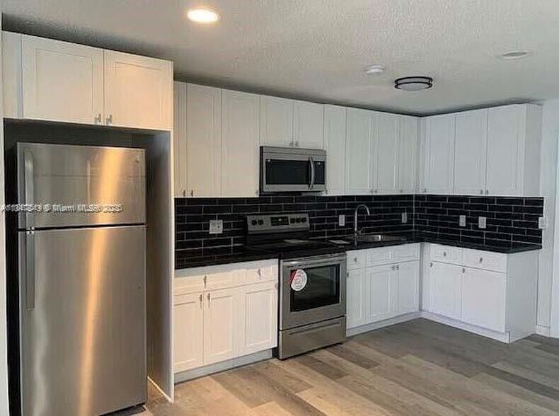 More Photos Of 333 SE 23rd Ave, Boynton Beach Apartments For Sale