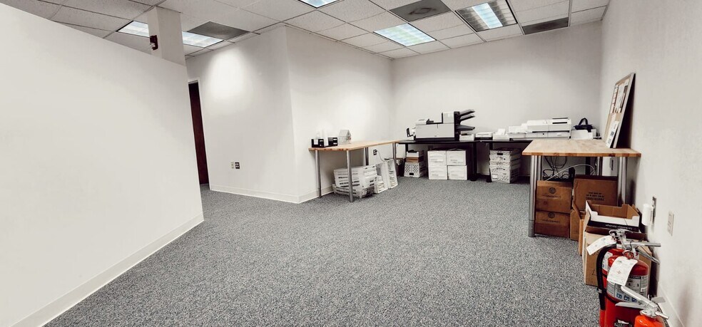More Photos Of 1132 Spruce Dr, Mountainside Medical For Lease
