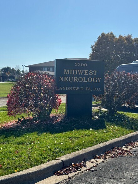 More Photos Of 3300 Commerce Dr, Dekalb Medical For Sale