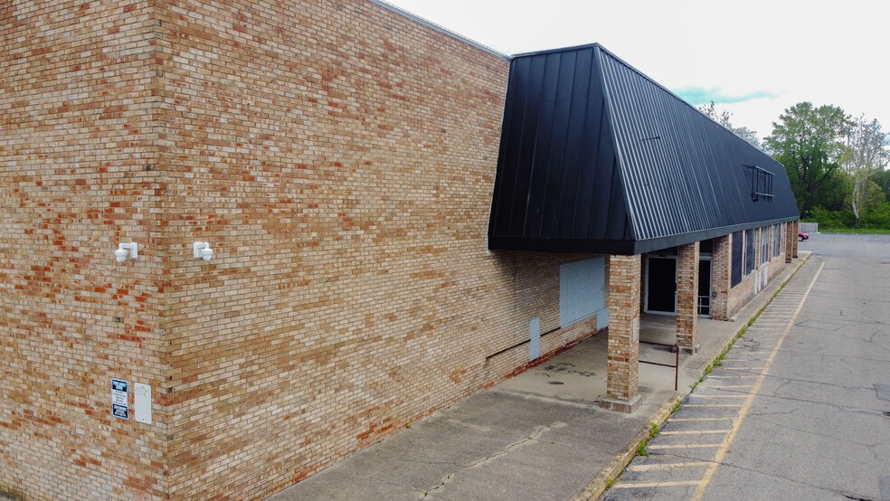 More Photos Of 3415 English Ave, Indianapolis General Retail For Sale