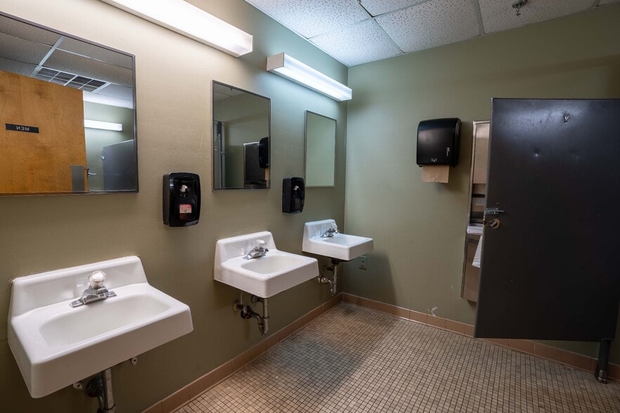 More Photos Of 8160 Regent Pky, Fort Mill Flex For Lease