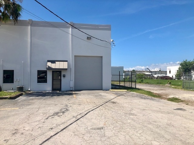 More Photos Of 5126-5136 W Idlewild Ave, Tampa Warehouse For Lease