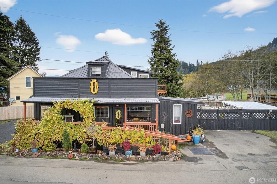 Primary Photo Of 8 Fairgrounds Rd, Skamokawa Restaurant For Sale