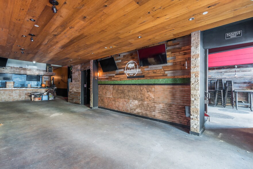 More Photos Of 210 Sw 2nd St, Fort Lauderdale Bar For Lease