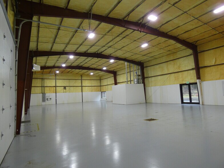 More Photos Of 151 W Henry Trusler Way, Shelton Warehouse For Lease