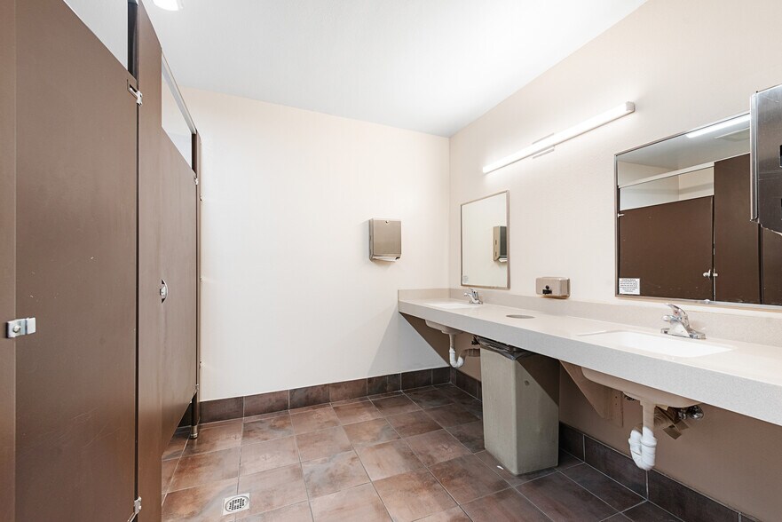 More Photos Of 9040 Telstar Ave, El Monte Business Park For Sale