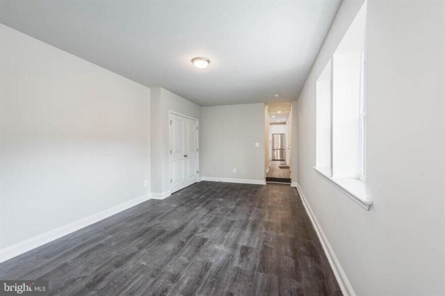 More Photos Of 400 N Patterson Park Ave, Baltimore Flex For Sale