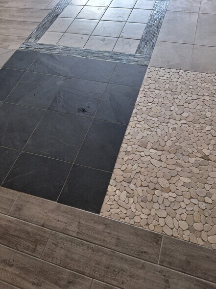 More Photos Of 1623 S Washington St, Lansing Storefront Retail Office For Sale