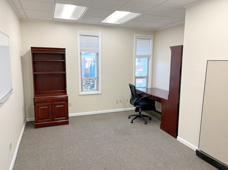 More Photos Of 825 Thomasville Rd, Tallahassee Office For Sale