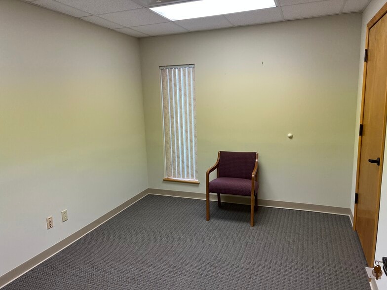 More Photos Of 30667 State Highway 413, Galena Office For Lease