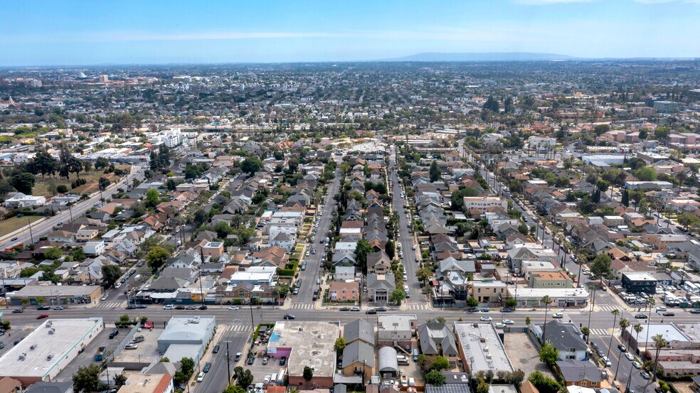 More Photos Of 2113 Venice Blvd, Los Angeles Apartments For Sale