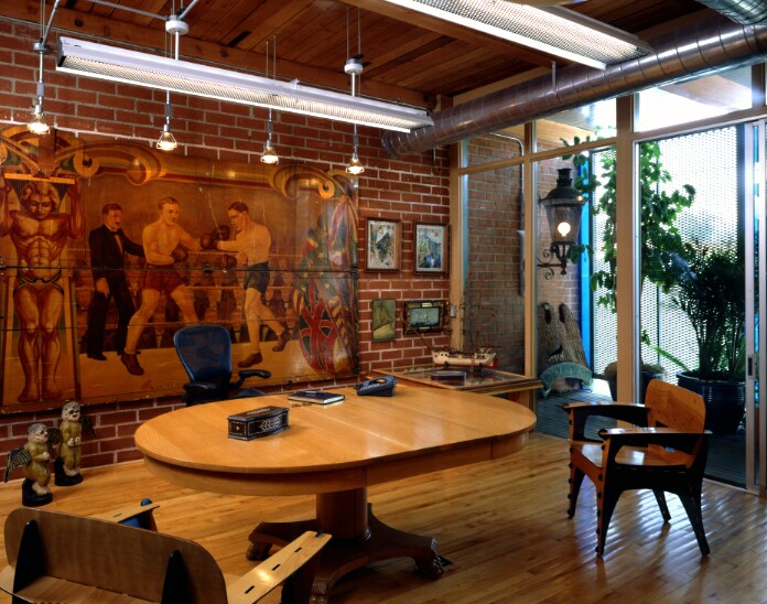 More Photos Of 15422 Ventura Blvd, Sherman Oaks Loft Creative Space For Lease