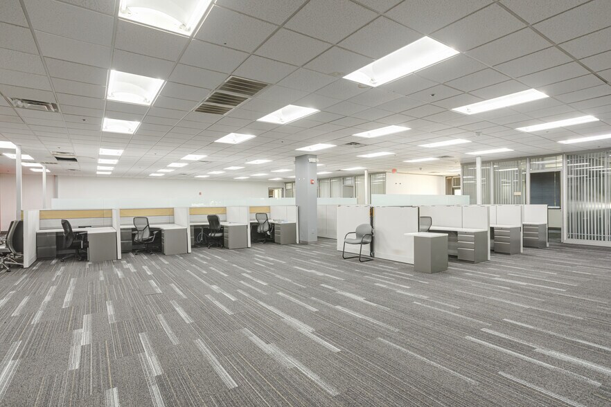 More Photos Of 305 Tech Park Dr, La Vergne Flex For Sale