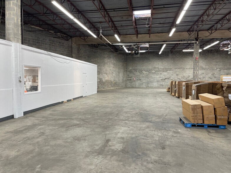 More Photos Of 7925-7929 Parston Dr, District Heights Warehouse For Sale