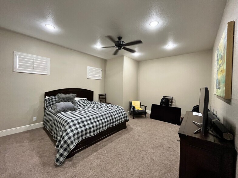 More Photos Of 4313 N County Rd W, Odessa Office For Sale