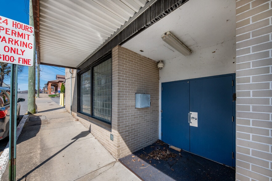 More Photos Of 347 W Main St, Clarksburg Office For Lease