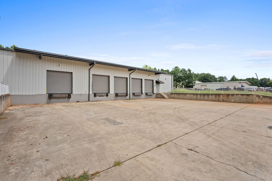 More Photos Of 154 Industrial Park Cir, Lawrenceville Manufacturing For Lease