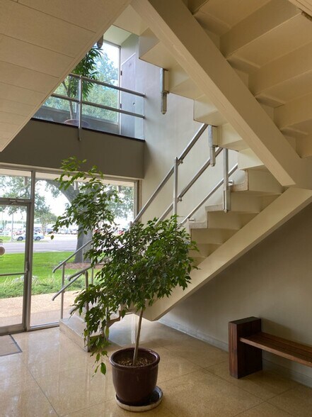 More Photos Of 6554 Florida Blvd, Baton Rouge Office For Lease