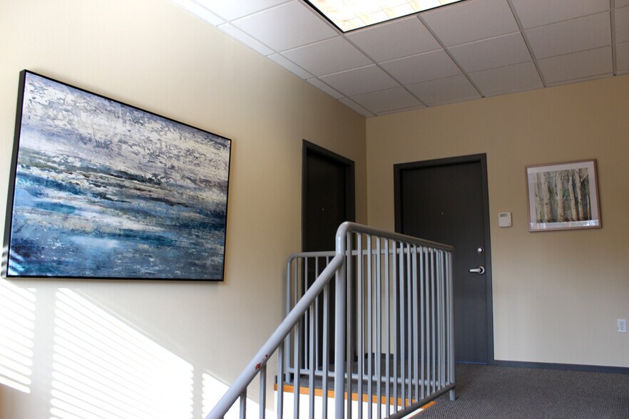 More Photos Of 1110 Golf Club Rd SE, Lacey Loft Creative Space For Lease