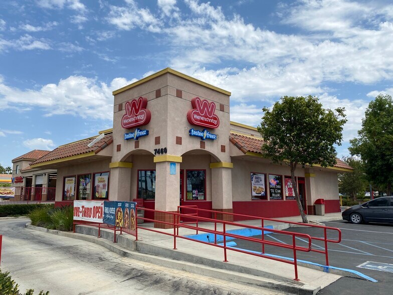More Photos Of 7460 Mission Grove Pky, Riverside Fast Food For Sale