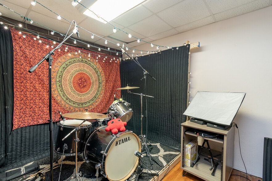 More Photos Of 118 W Clark St, Crown Point Office Residential For Sale