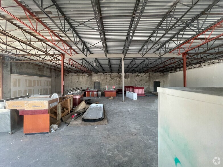 More Photos Of 9323 Perrin Beitel Rd, San Antonio Unknown For Lease