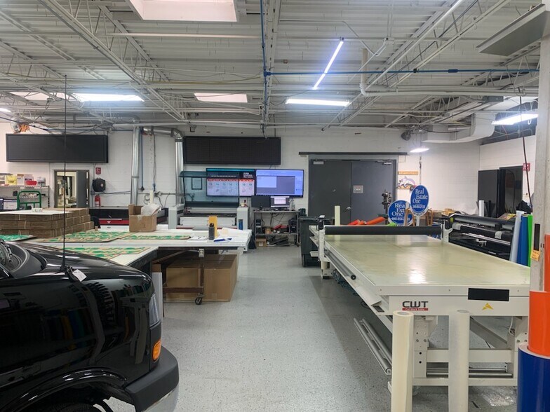 More Photos Of 1017-1019 Naughton Dr, Troy Warehouse For Lease