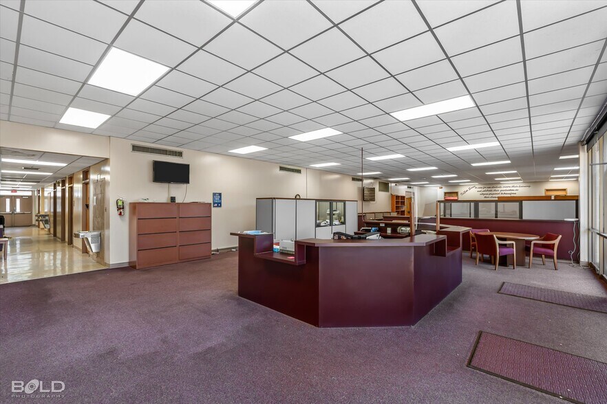 More Photos Of 523 Oxford Rd, Mansfield Office For Sale