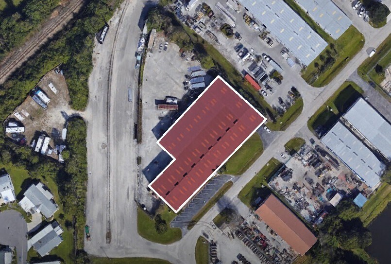 Primary Photo Of 5445 Williamsburg Dr, Punta Gorda Warehouse For Lease