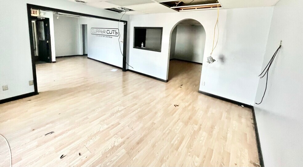 More Photos Of 191 S US 31, Greenwood Freestanding For Lease
