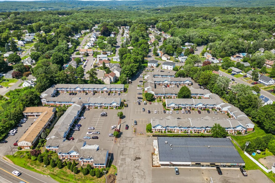 More Photos Of 975 Meriden Rd, Waterbury Specialty For Sale